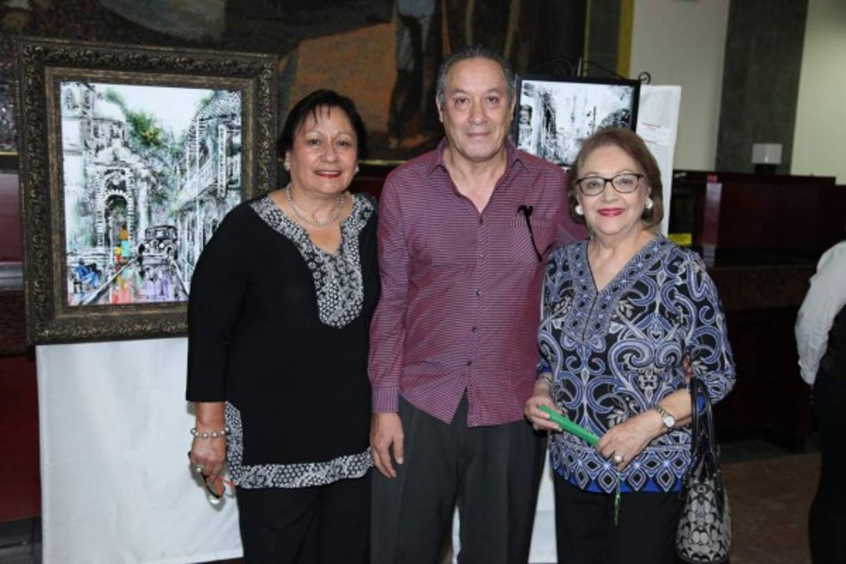 Eloísa, Emilio y Rosa Murillo.