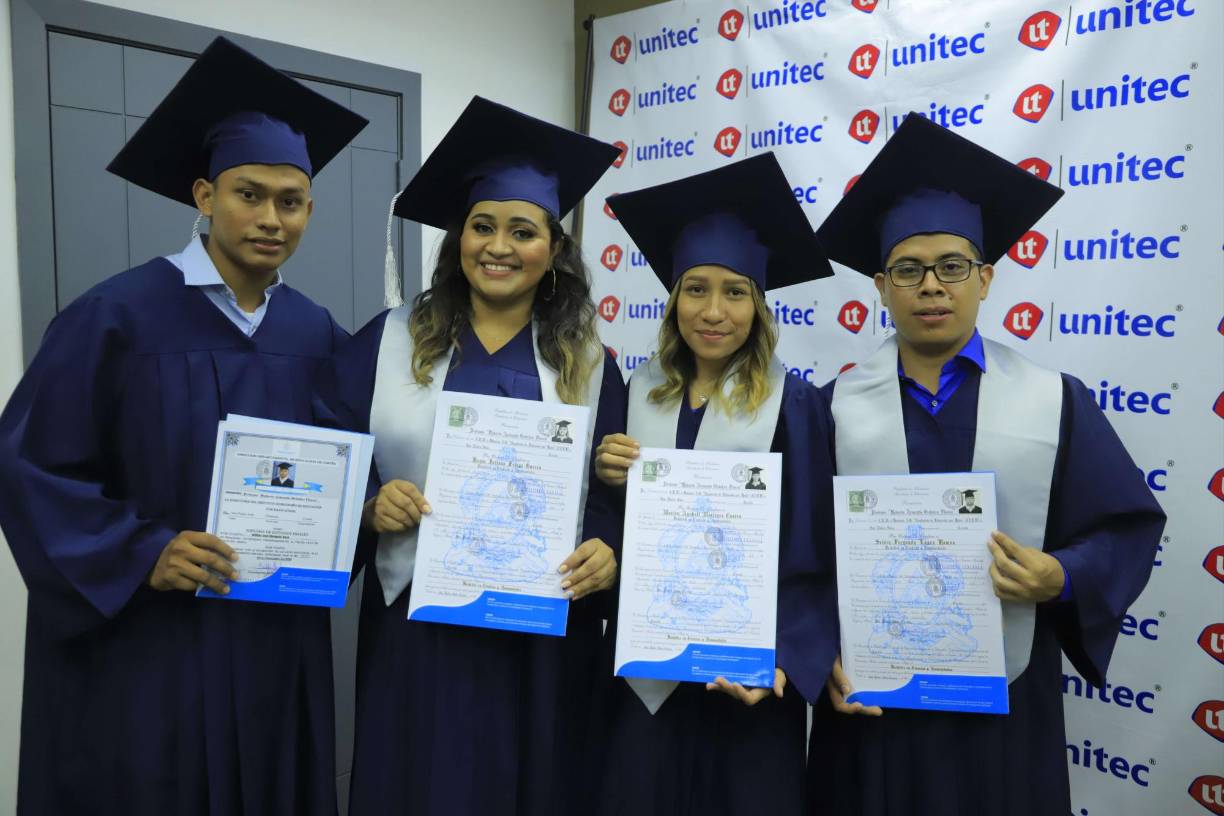 William Munguía, Kenia Zelaya, Anabell Martínez y Selvin López