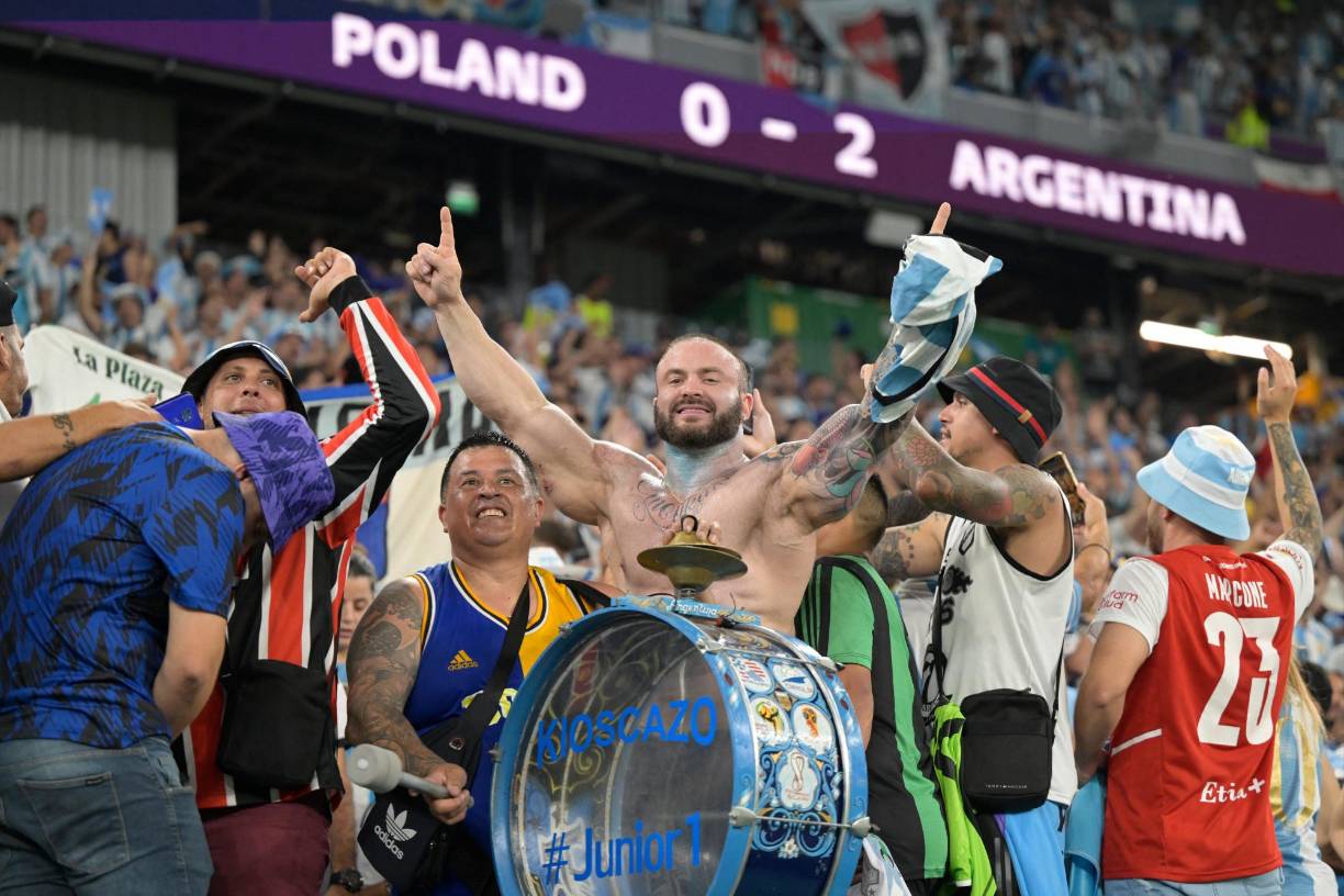 Los aficionados argentinos se mostraron eufóricos ante el triunfo de su equipo. 