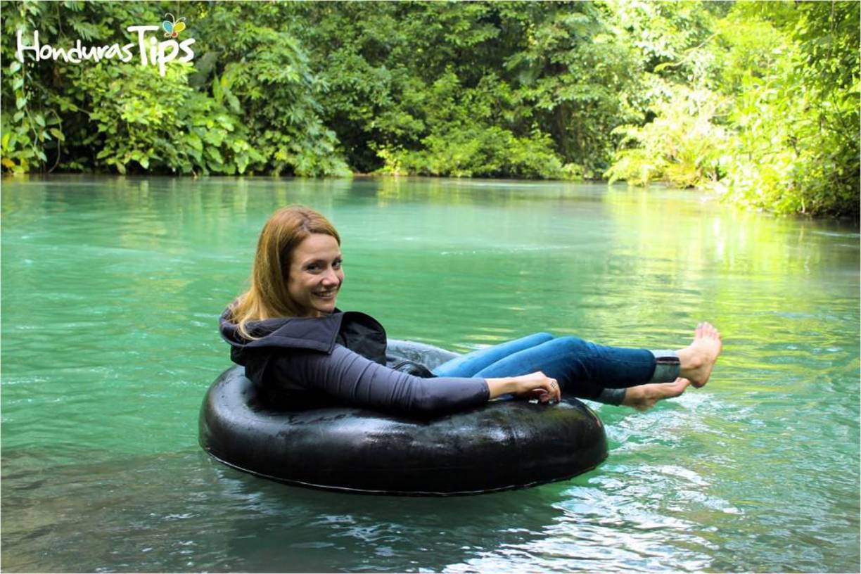  El river tubing (descender el río en llantas) es otro deporte muy solicitado.