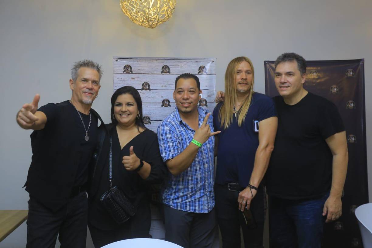 Los artistas invitados se mostraron amables y muy accesibles con sus seguidores. 