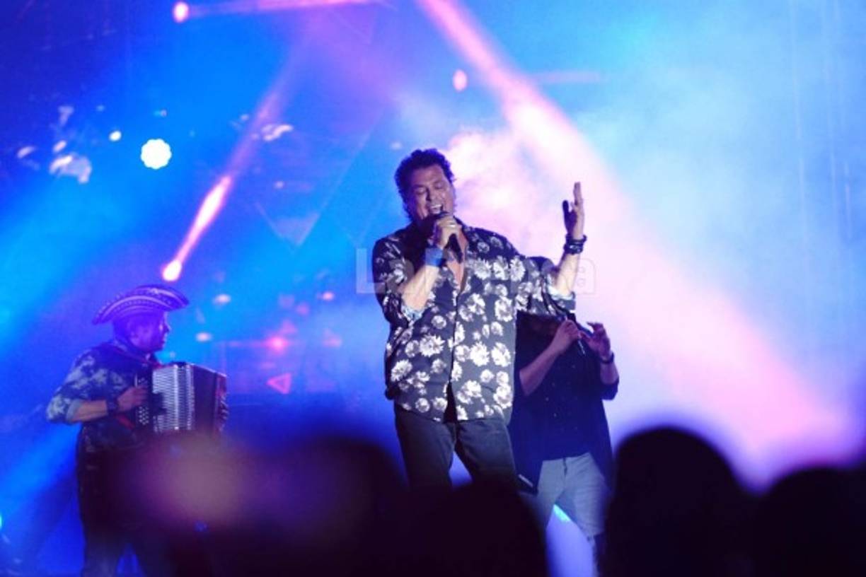 Durante más de dos horas los sampedranos disfrutaron de las canciones que marcaron su juventud.