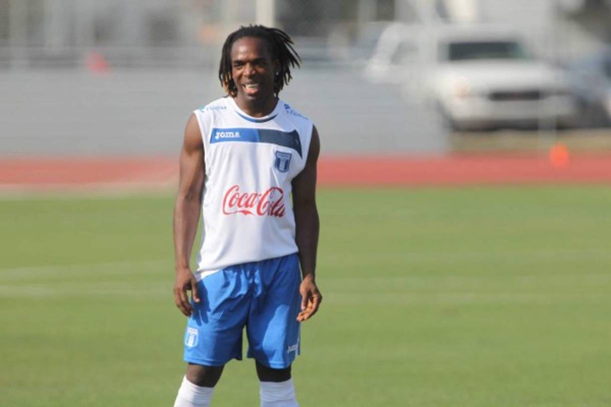 Walter Julián Martínez fue mundialista de Honduras en Sudáfrica 2010 y hoy reside en Estados Unidos. En la Liga Nacional militó en clubes como Vida, Victoria, Marathón.