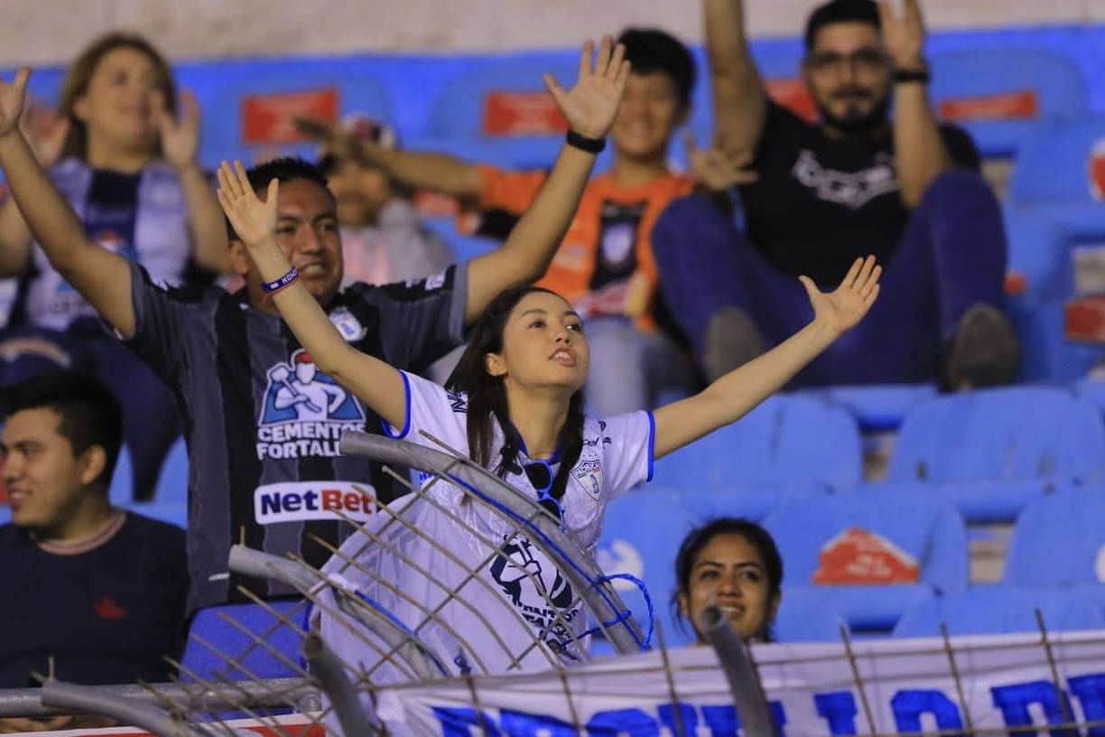 ¡Tuzos presente! Afición del Pachuca llegó al estadio Olímpico para apoyar a su equipo ante Motagua.