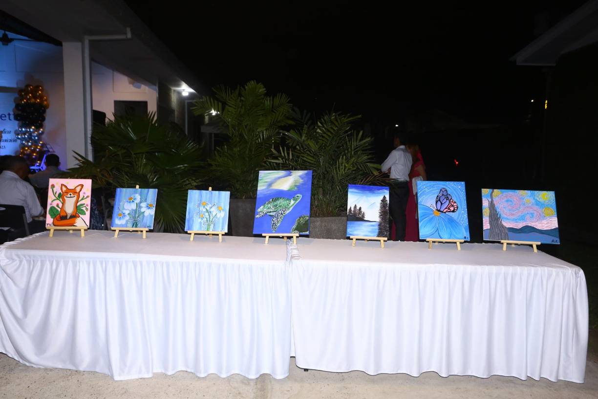 Parte de las exposiciones pictóricas.