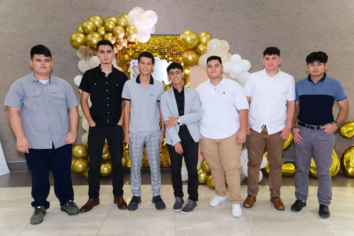 Carlos Urrea, Guillermo Carías, Rocío Amaya, Gabriel Madrid, César Amaya; Ashly Lanza, Carlos Ramírez, Geovany Tábora, Dereck Borjas y Gabriel López