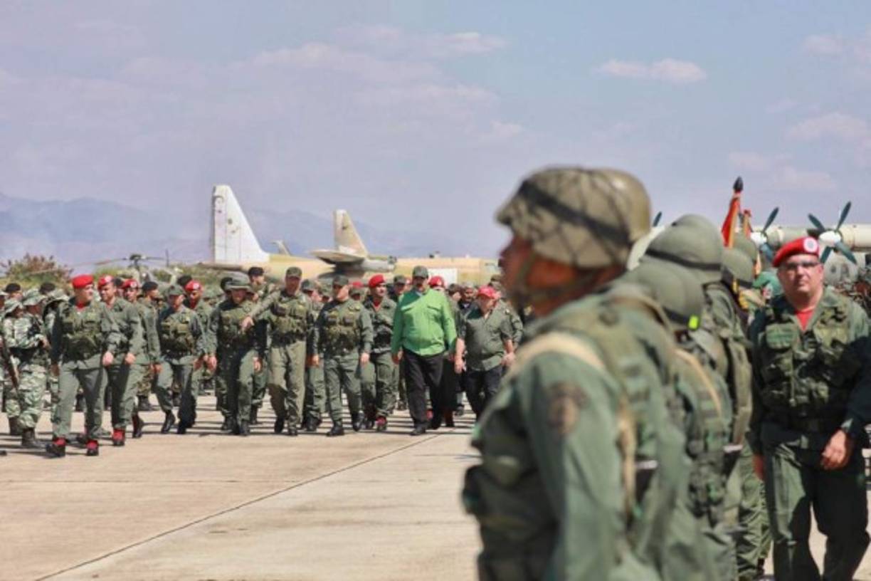 'Me considero un soldado más al servicio del pueblo y la Revolución. ¡Leales siempre, traidores nunca!', expresó Maduro en sus redes sociales.