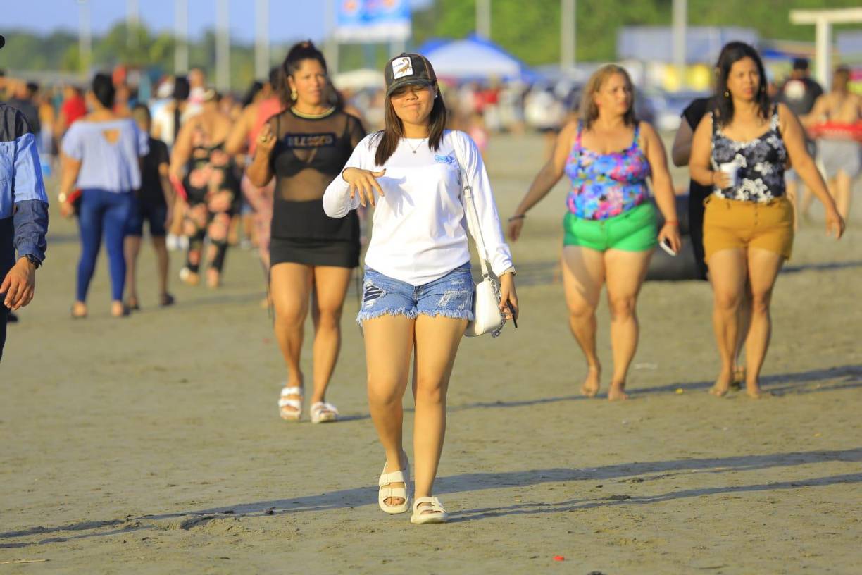 Así disfrutan los hondureños este sábado en Cieneguita, Cortés