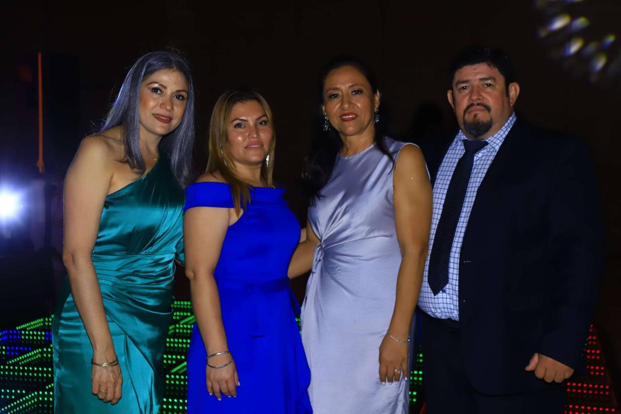 Yamileth Pineda, Glenda Juárez, Jenny Pineda y Daniel García