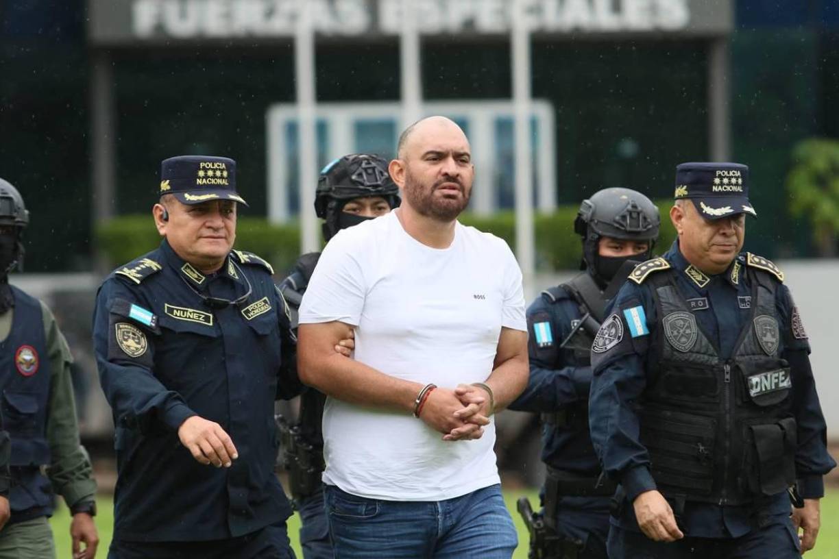 Es señalado, además, como presunto socio del exdiputado Juan Antonio Hernández, hermano del expresidente hondureño Juan Orlando Hernández (2014-2022), ambos condenados por narcotráfico en EEUU. 