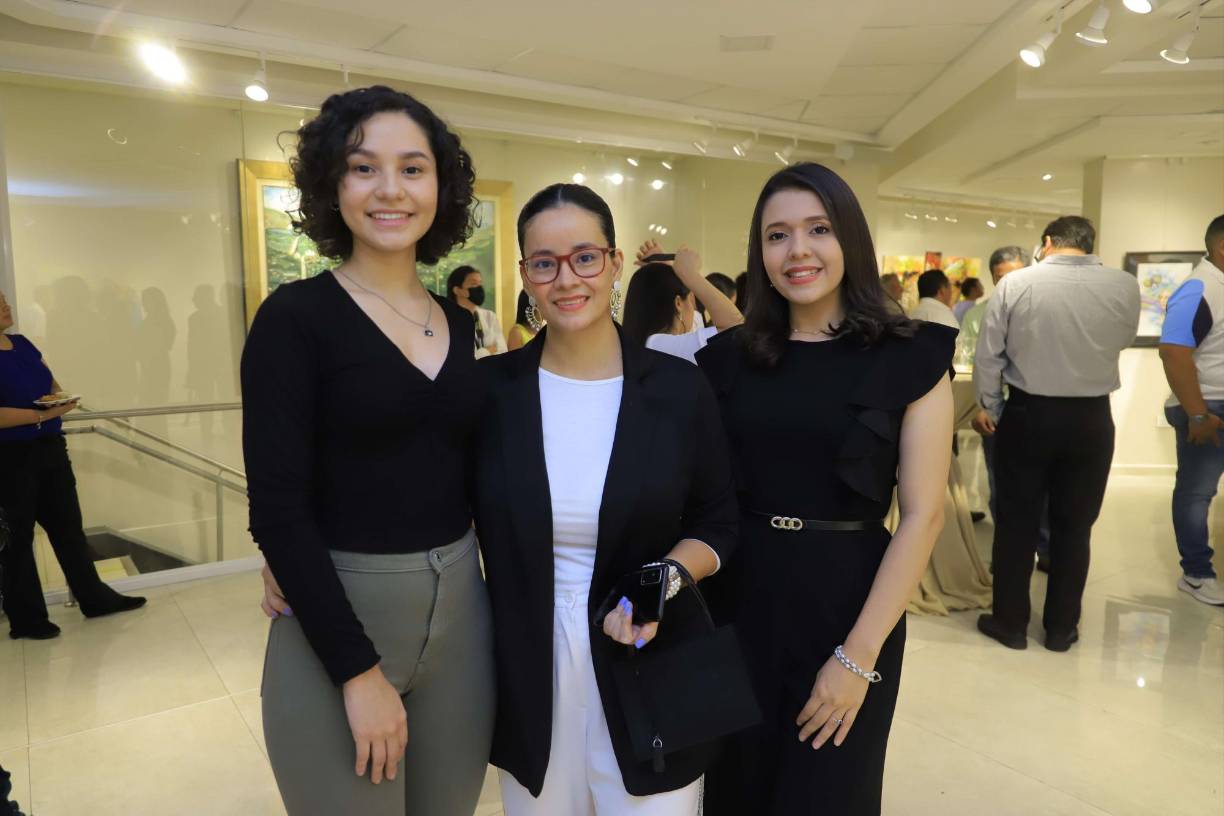 Mayra Casiano presenta su exposición artística en el Centro Cultural Sampedrano