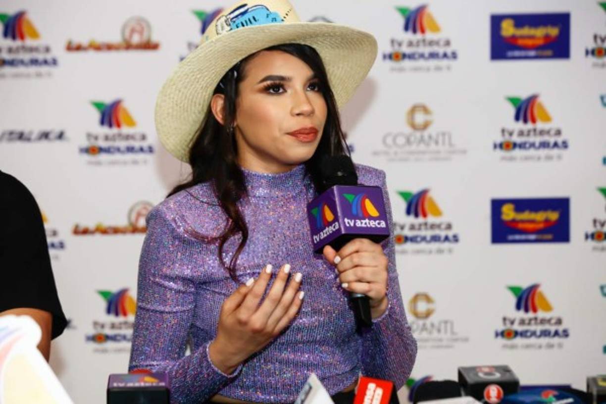 Tras su paso por La Academia de México, Angie se ha convertido en un fónomeno viral y sus fans destacan cualquier detalle sobre ella.