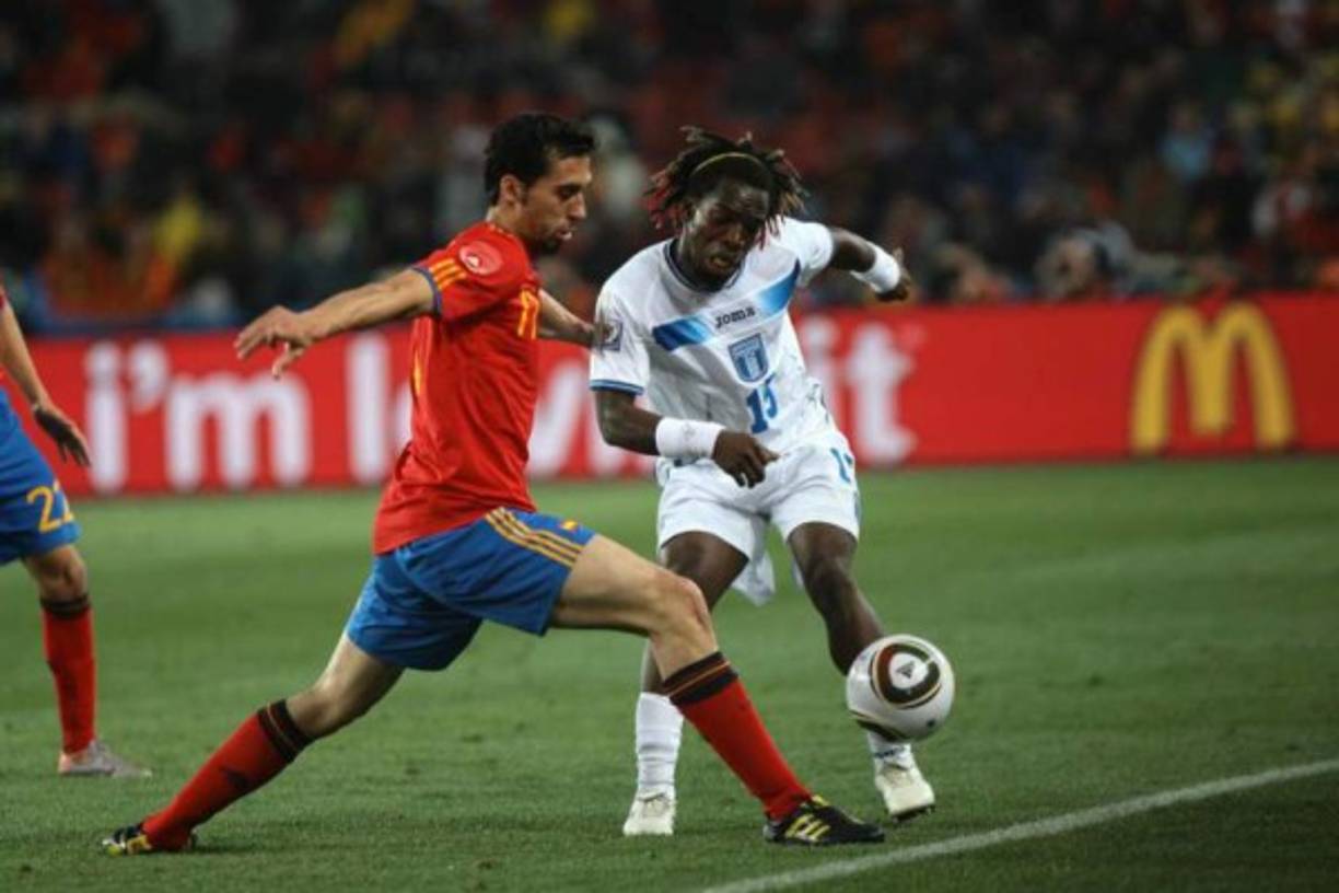 Con la Selección de Honduras marcó varios goles, pero en el Mundial Sudáfrica 2010 se fue en blanco.