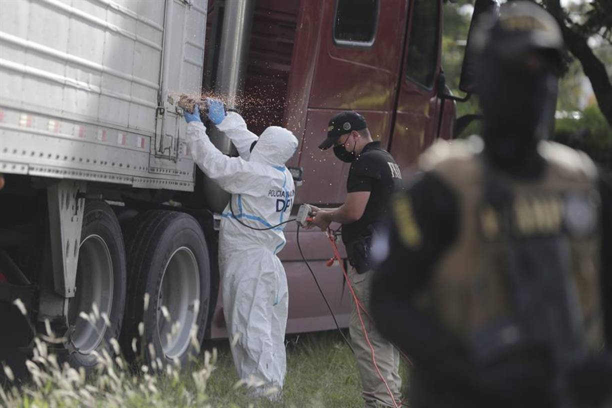 ¡Narcorastra! Decomisan más de 500 kilos de supuesta cocaína; hay tres detenidos