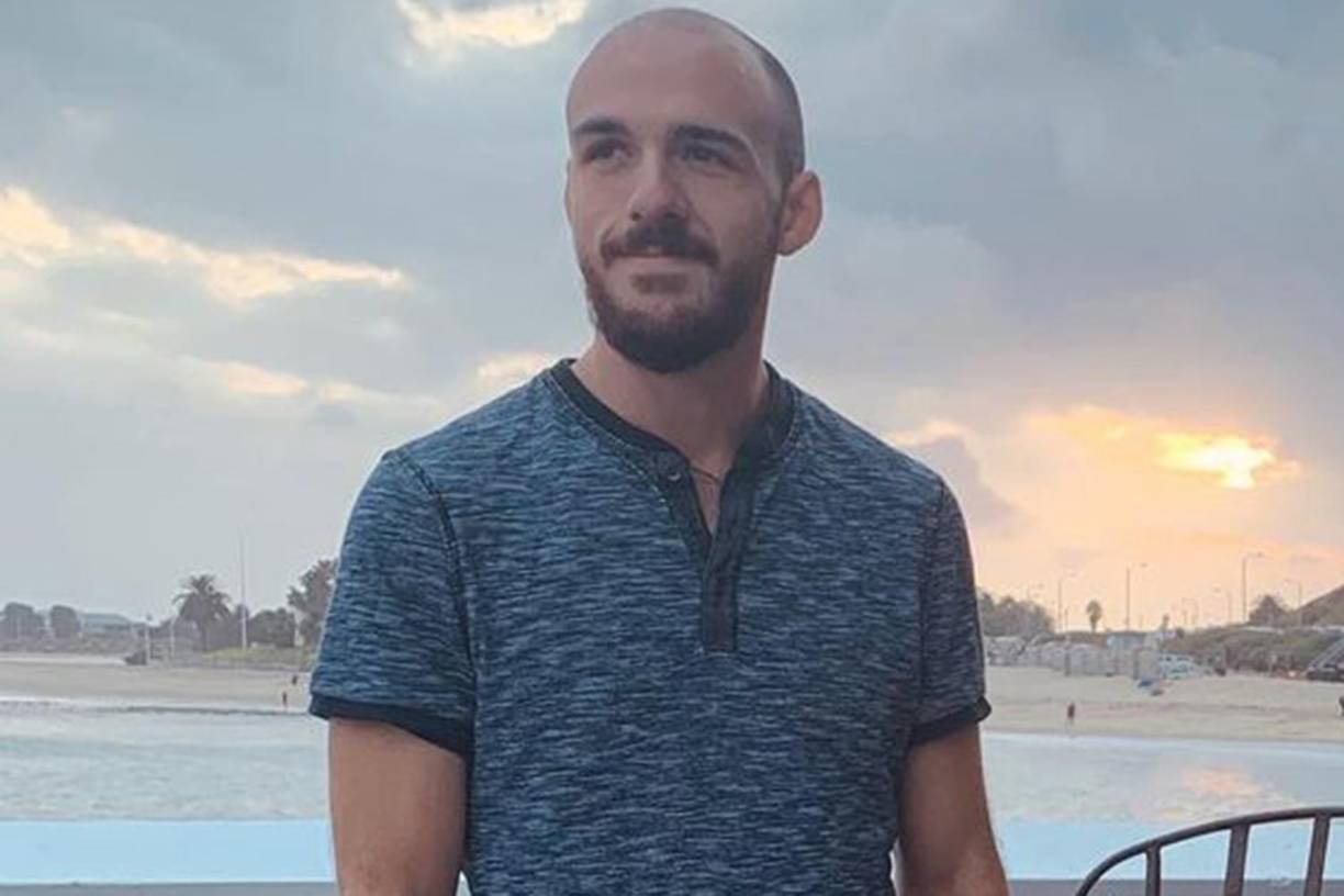 Laundrie había emprendido un viaje por Estados Unidos con Petito, su prometida, pero regresó solo a su casa en Florida un mes después de haber iniciado la travesía sin reportar la desaparición de su novia que despertó un gigantesco interés mediático en todo el país.