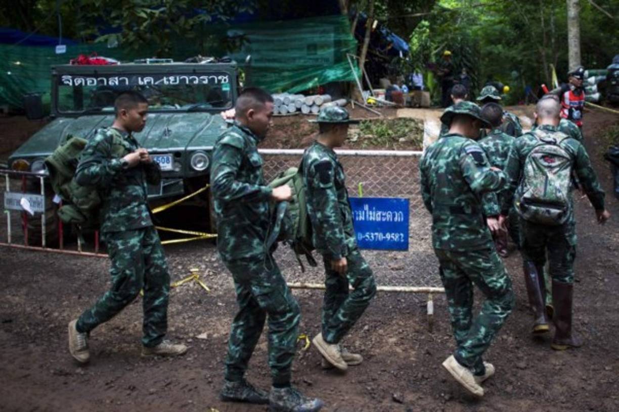 Por el momento, los niños no pueden bucear, pese a recibir clases de expertos.