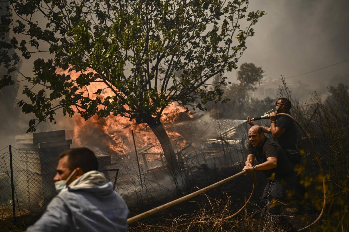 Según las estimaciones iniciales del Observatorio Nacional Meteorológico de Atenas, sólo en Evros han ardido ya 38,000 hectáreas.