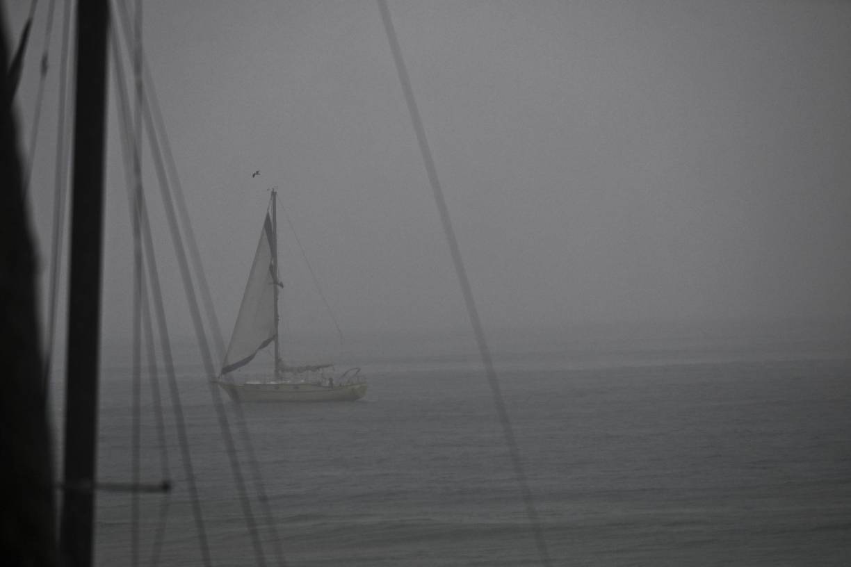 El NHC urgió a los residentes en las Islas Granadinas y la isla Cariobacú a no abandonar sus refugios ya que los vientos de Beryl, el primer huracán de la temporada atlántica, aumentarán rápidamente dentro de la pared del ojo del ciclón.