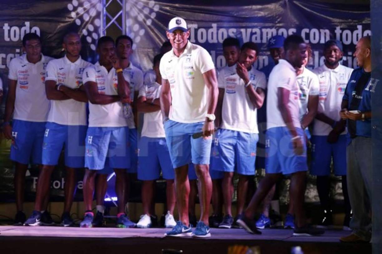 Carlo Costly tomó la palabra en el acto en Choloma.