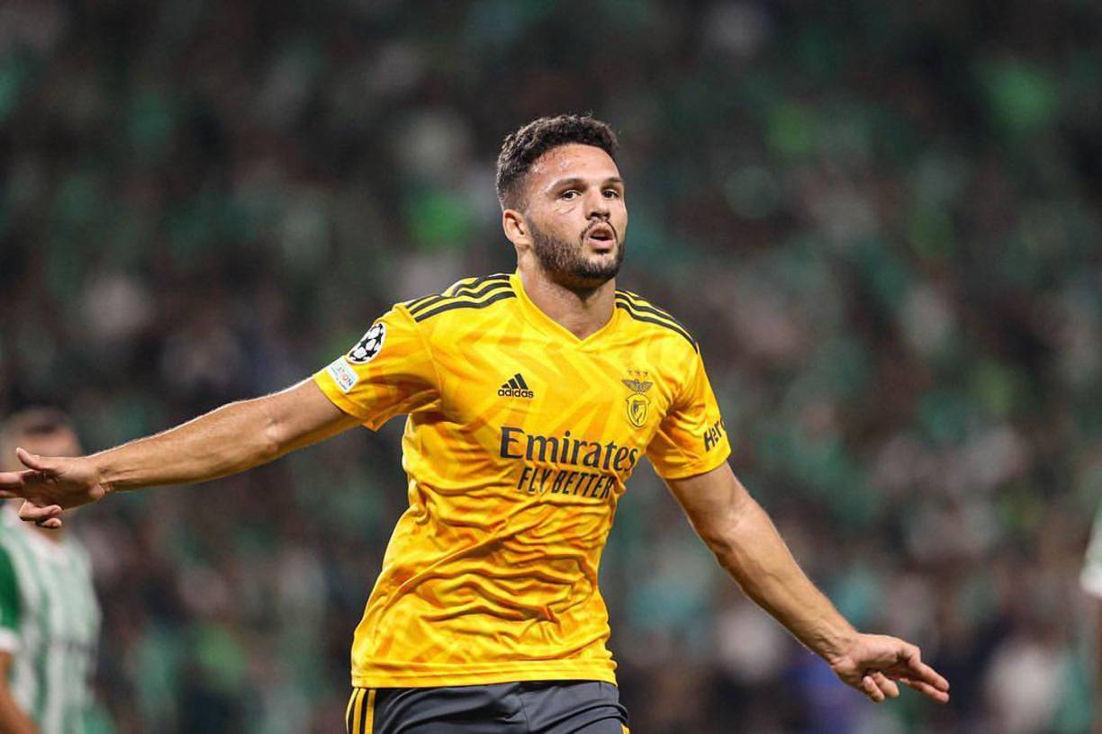 Gonçalo Ramos es delantero y actualmente milita en el Benfica de Portugal.
