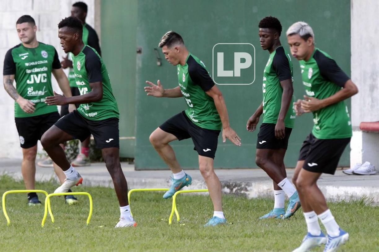 ‘Paco‘ Martínez trabajó a la par de sus nuevos compañeros en el Marathón.