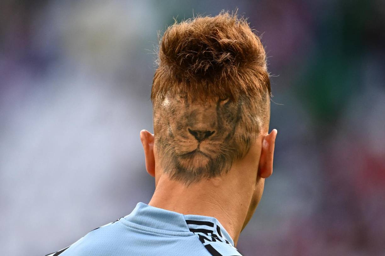 Sebastian Sosa, uno de los arqueros de Uruguay sorprendió con su look para el Mundial.