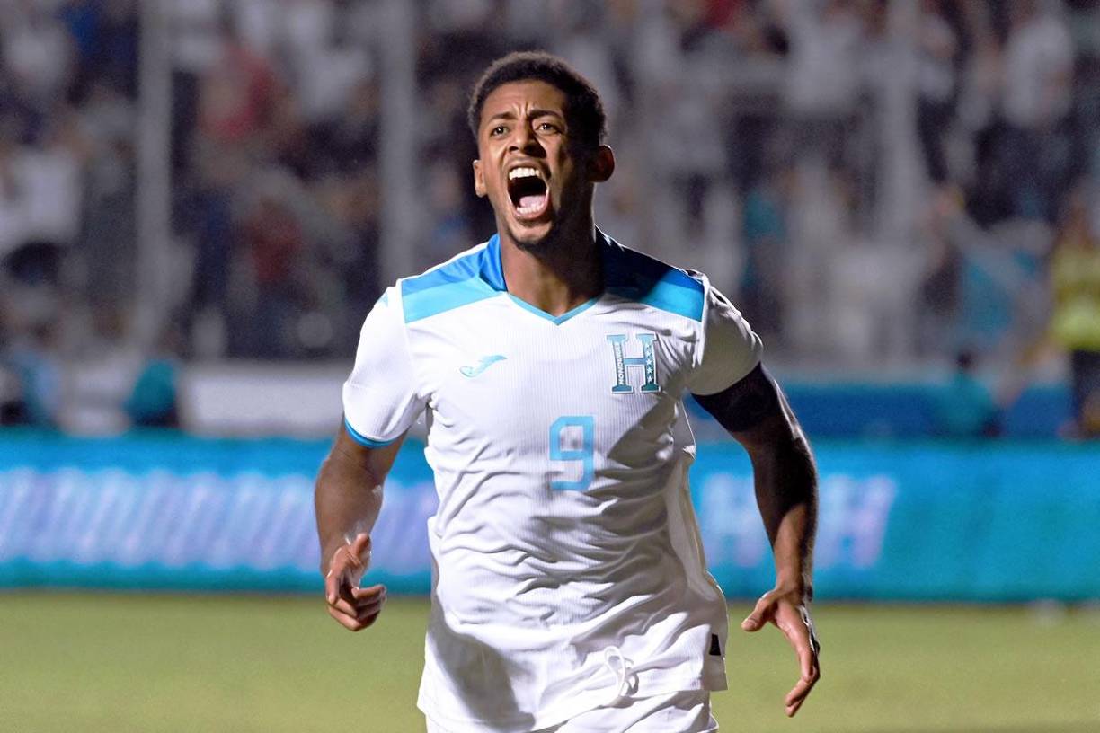 ‘Choco’ Lozano, eufórico celebrando su primer gol en esta Liga de Naciones de la Concacaf.