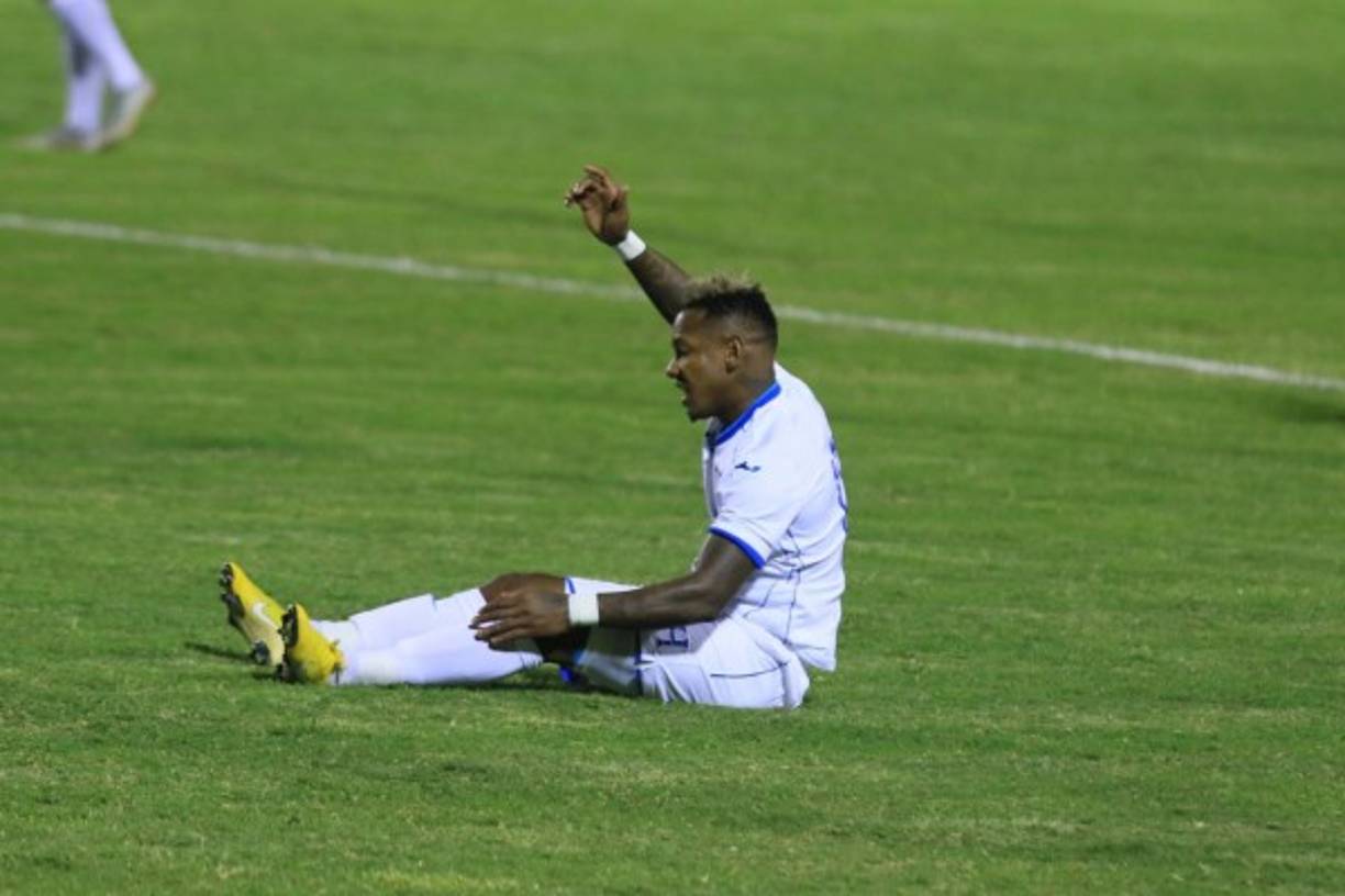 Romell Quioto: Al parecer el delantero no jugaría de titular ante Chile. Salió con molestias ante Panamá.