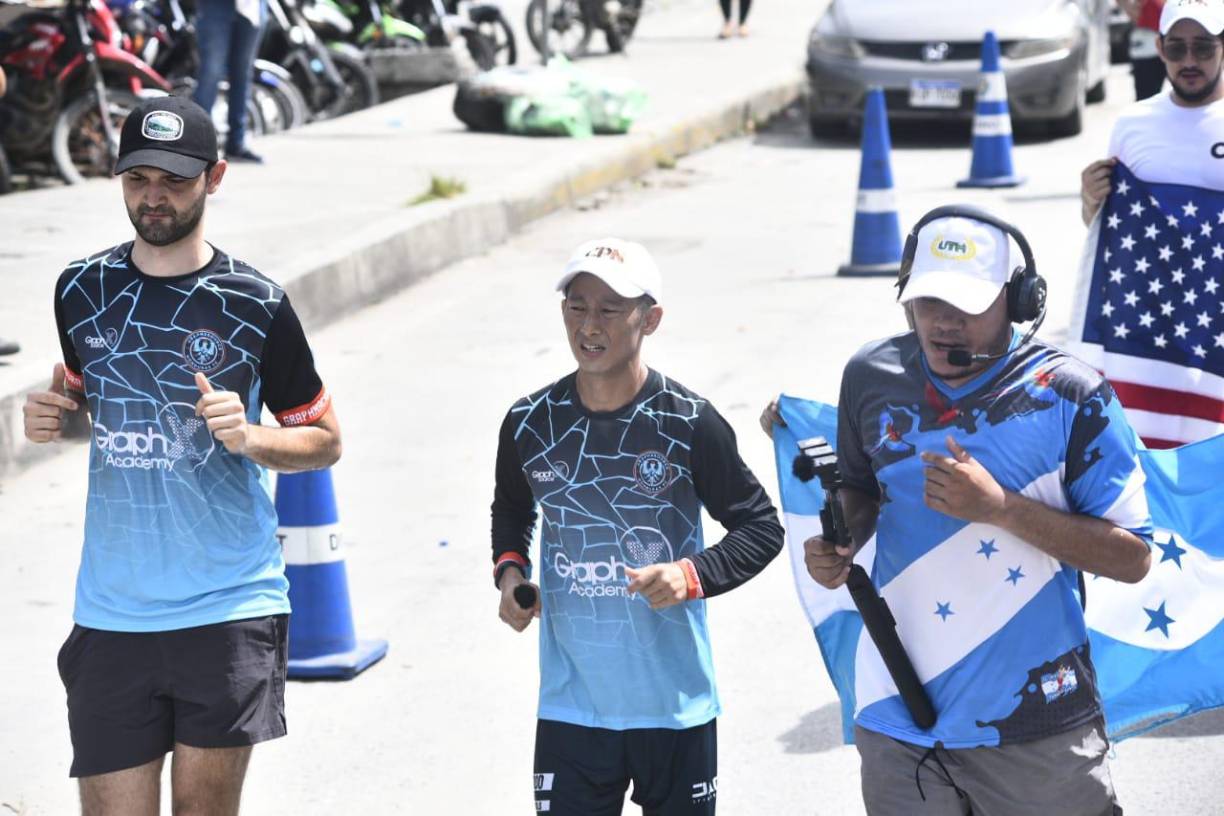 La maratón la inició en la frontera de Corinto, Cortés.