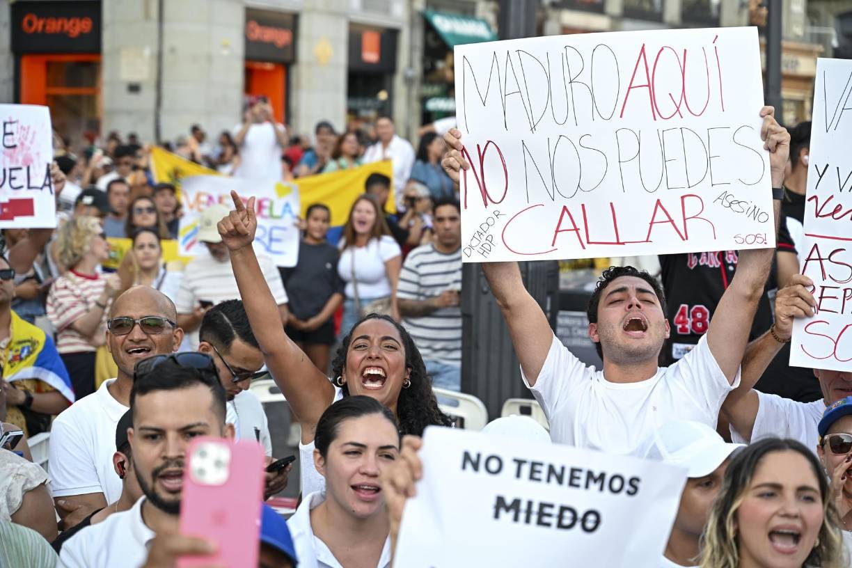  La oposición mayoritaria venezolana reclama que González Urrutia ganó las elecciones por un amplio margen, apoyando su afirmación en el 80 % de las actas de votación que asegura tener en su poder y que ha subido a una página web.