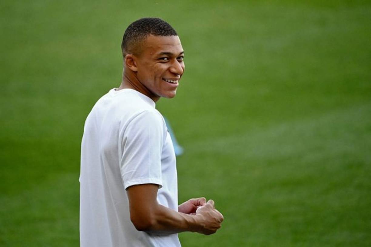 Bombazo. Según apunta el Daily Star, el Liverpool de Inglaterra, Liverpool entromete en el fichaje de Mbappé por el Real Madrid. Al parecer el cuadro inglés está dispuesto a sacar la chequera para fichar al joven francés. Foto AFP.