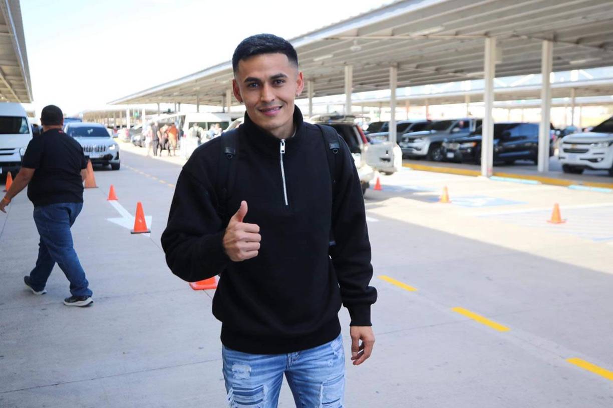 Andy Nájar llegó ya al país para incorporarse al tricampeón Olimpia, que anunció su fichaje días atras. El lateral derecho es el refuerzo de lujo que tendrá Pedro Troglio para el Torneo Clausura 2024. Se mencionó que tenía un acuerdo con Olancho FC, pero el jugador siempre quiso ir al León.