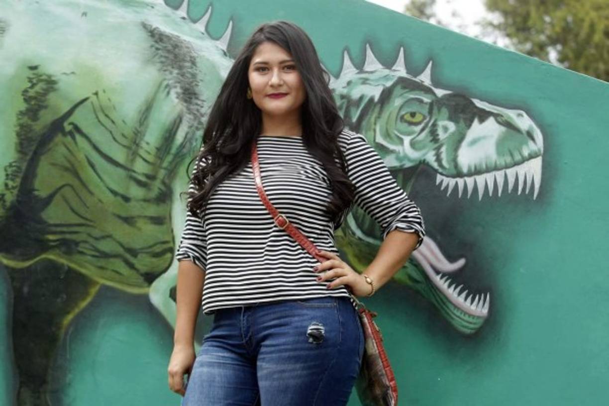 Esta chica presenció el clásico de las 'M'.