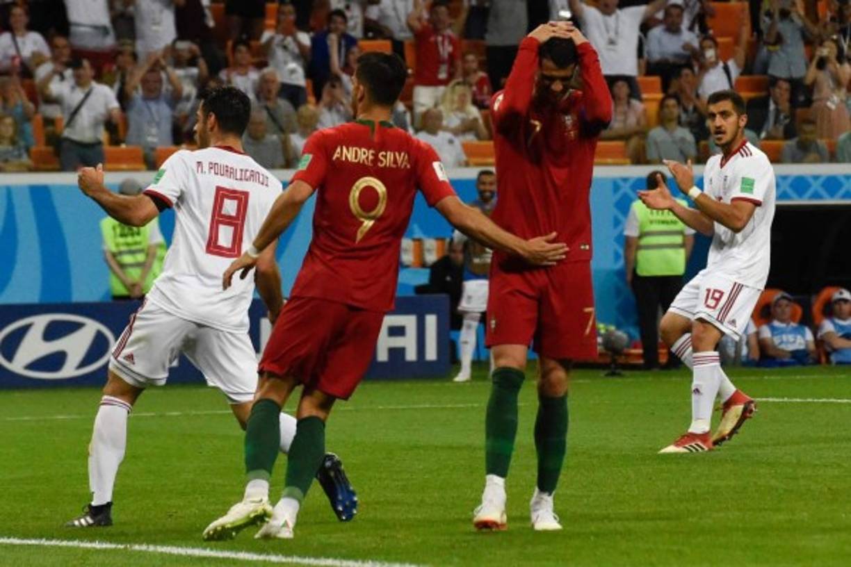 El delantero André Silva fue a consolar a CR7 luego de que el atacante del Real Madrid erró un penal.