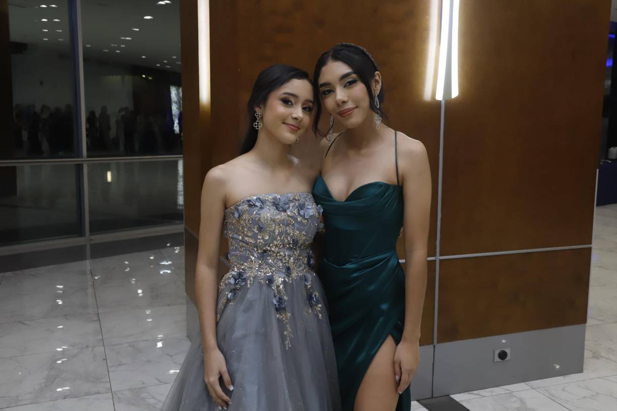 Monserrat Aguilar y Valerie Smart