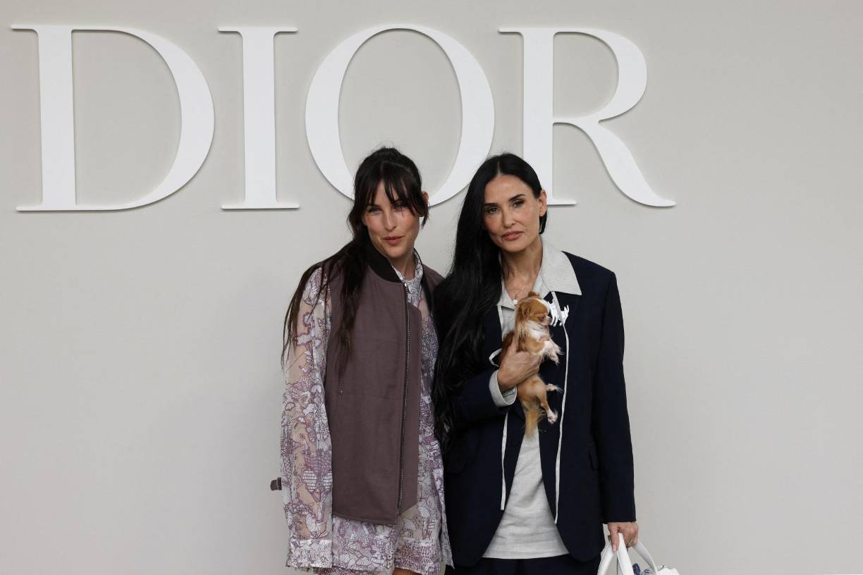 La actriz estadounidense Demi Moore asistió acompaladad e su hija Scout LaRue Willis y su mascota.