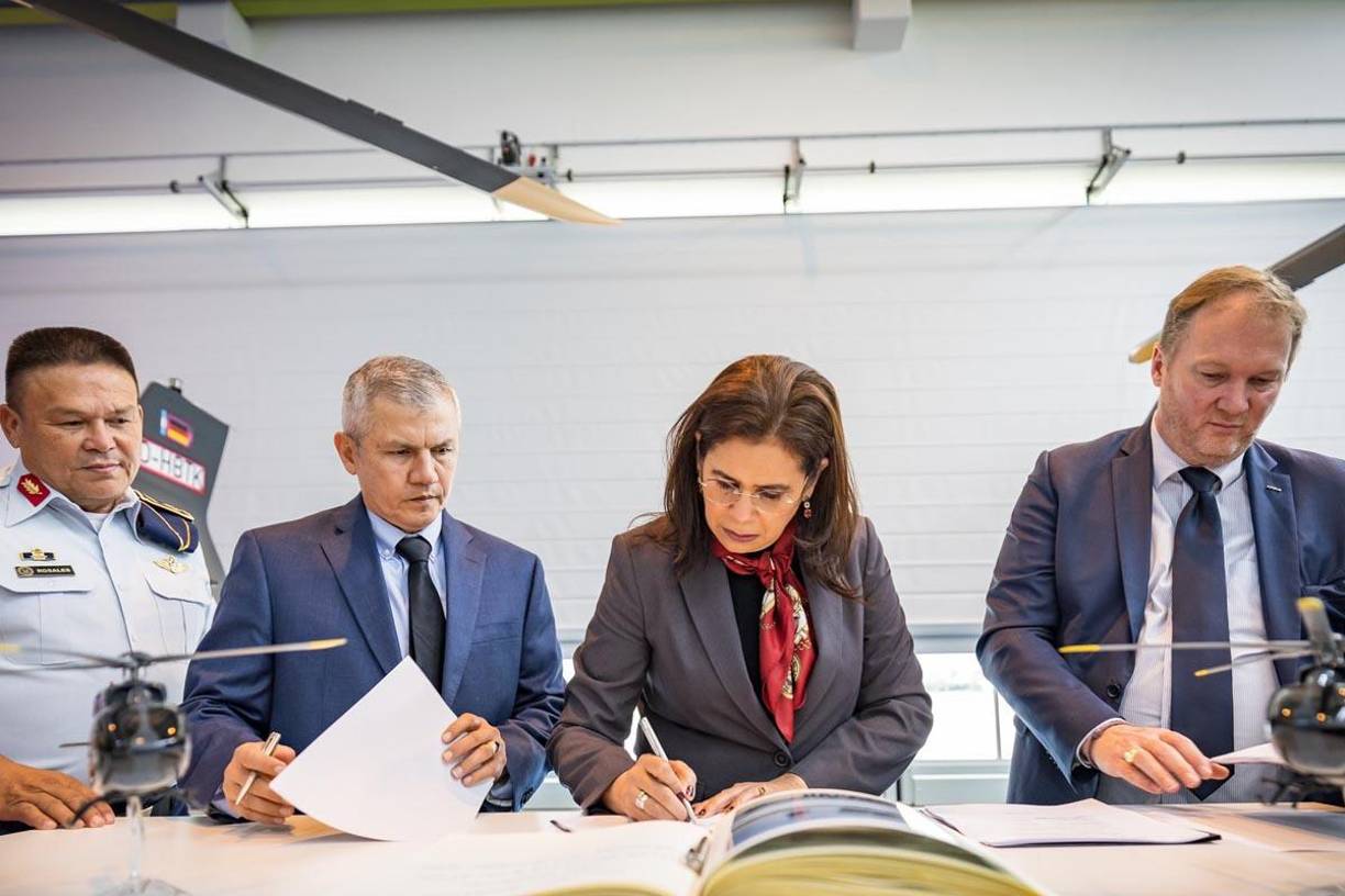 Los helicópteros Airbus tienen capacidad para 10 pasajeros más la tripulación.