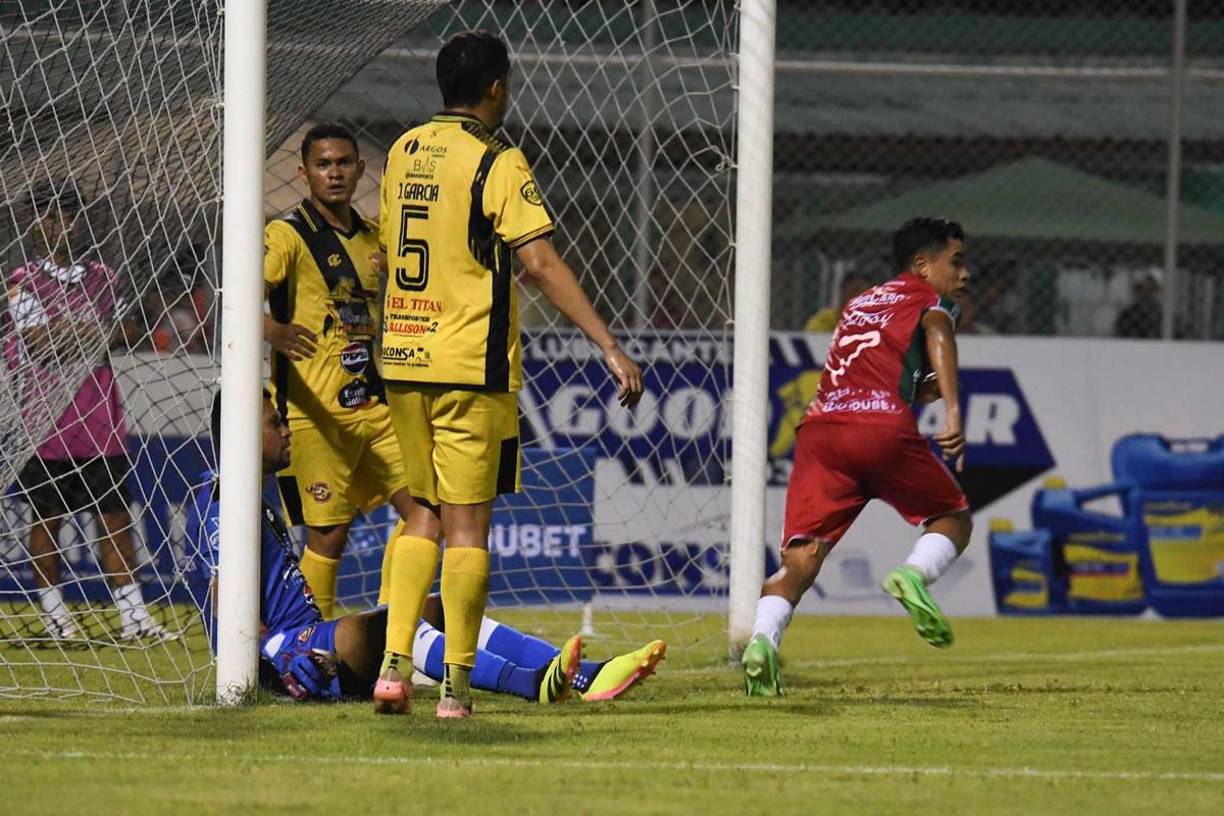 Isaac Castillo fue quien marcó el primer gol del partido en el estadio Carlos Miranda para adelantar al Marathón.