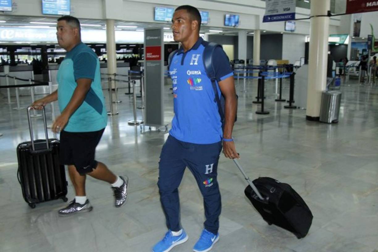 Otro Bombazo. El delantero Rony Martínez tras su gran actuación con Honduras en el encuentro ante Panamá, estaría por fichar con Olimpia en las próximas horas. Además el Marathón informó que han tenido pláticas pero no han llegado a un acuerdo.