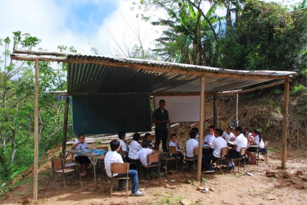 Cada año, la población escolar aumenta. De los 80 habitantes de las dos aldeas, la mitad son niños menores de 12 años.<br/>