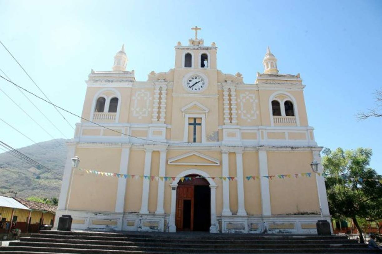 Catedral de Amapala, en el municipio del mismo nombre, en la Isla de El Tigre, en el Golfo de Fonseca (Honduras)