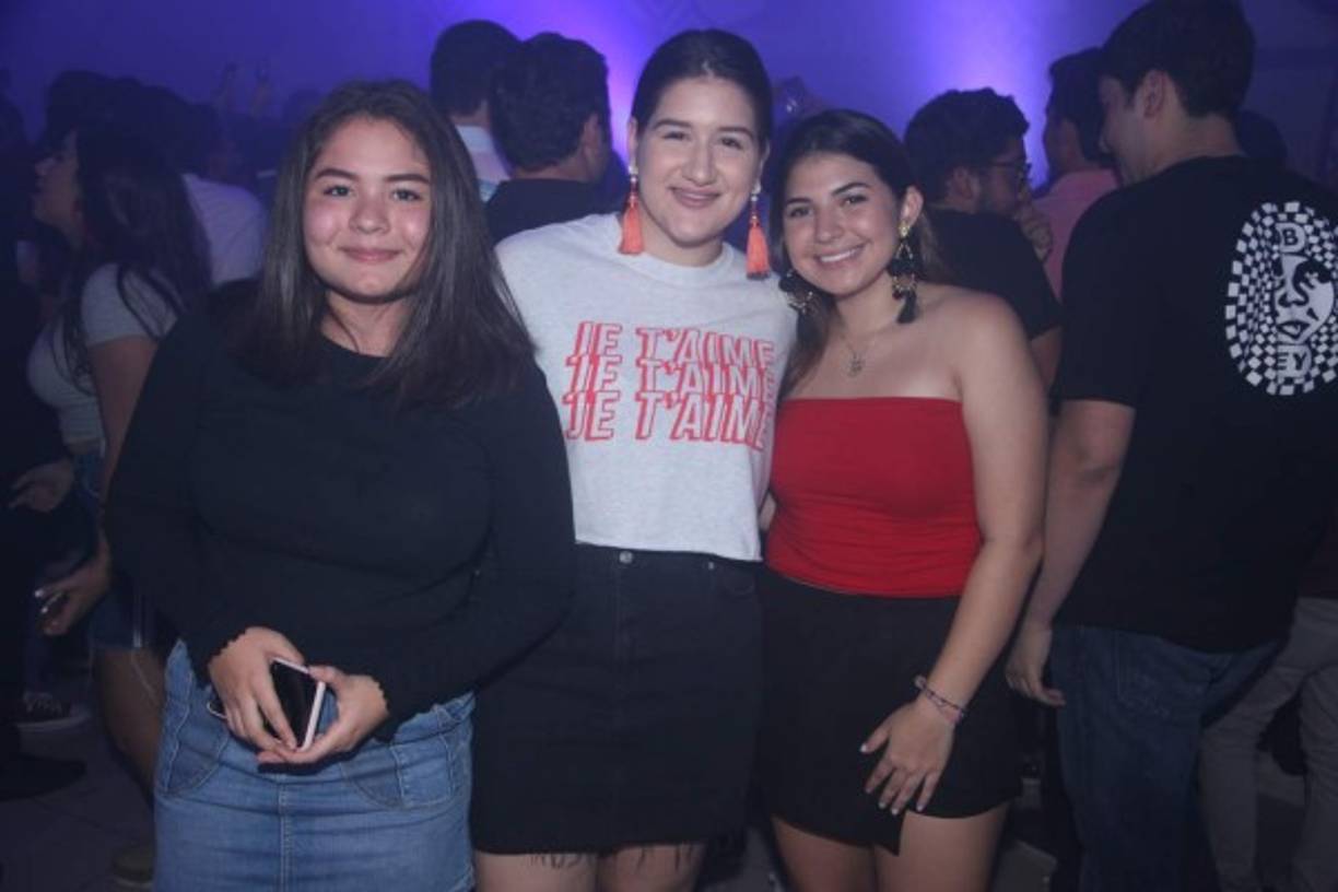 Alessa Serrano, Amanda Sabillón y Maya Campbell.