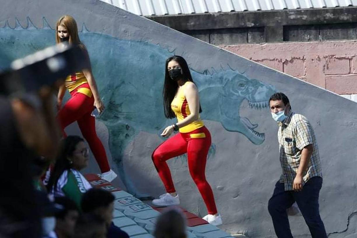 Las bellezas que robaron miradas en el estadio Yankel Rosenthal.
