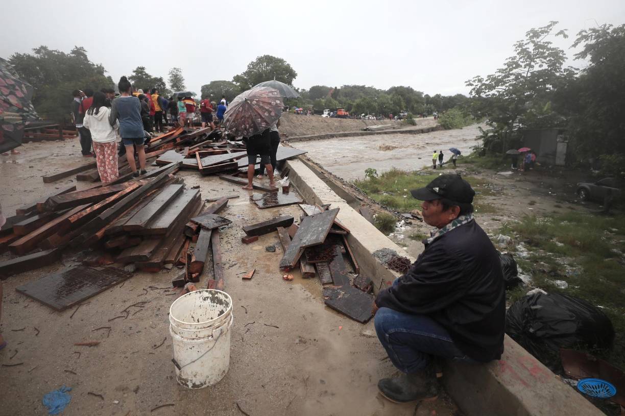 Esta medida estará vigente por 24 horas a partir de las 12 del mediodía de este domingo, 17 de noviembre. 
