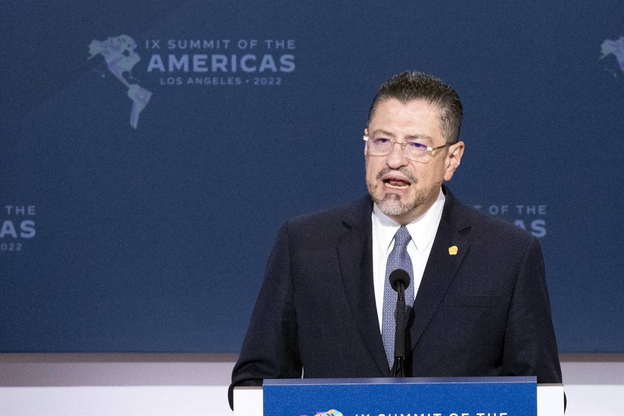 2. Rodrigo Chávez, mandatario de Costa Rica, se ubica en el segundo lugar, con un 63% de aprobación. 