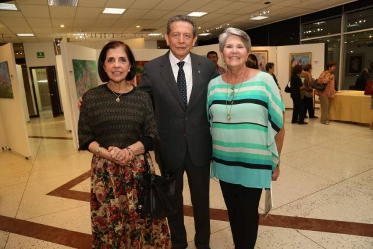 María Luisa, Plutarco y Diane Castellanos.