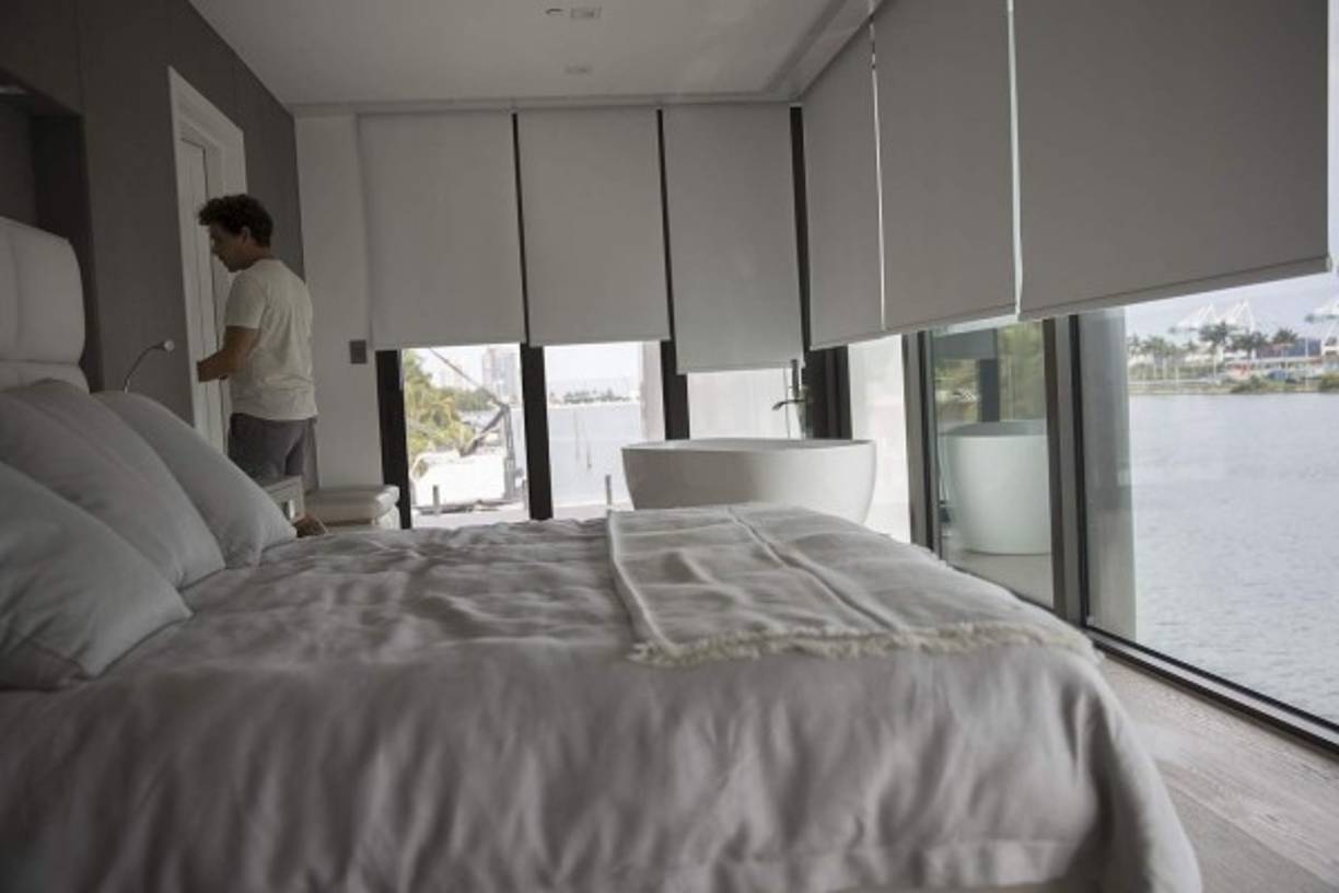 El diseño interior de la mansión incluye los colores de las tradicionales casas de vacaciones de la Florida.