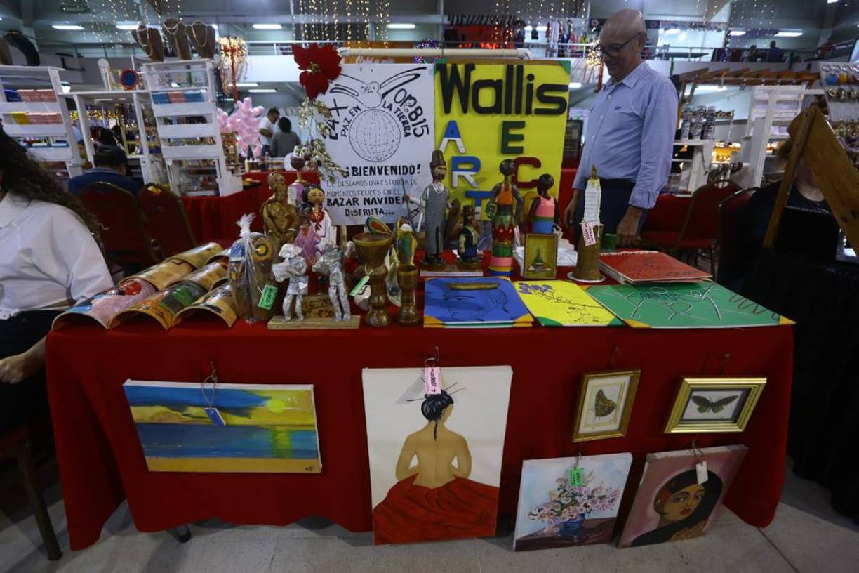 Cuadros pintados a mano.