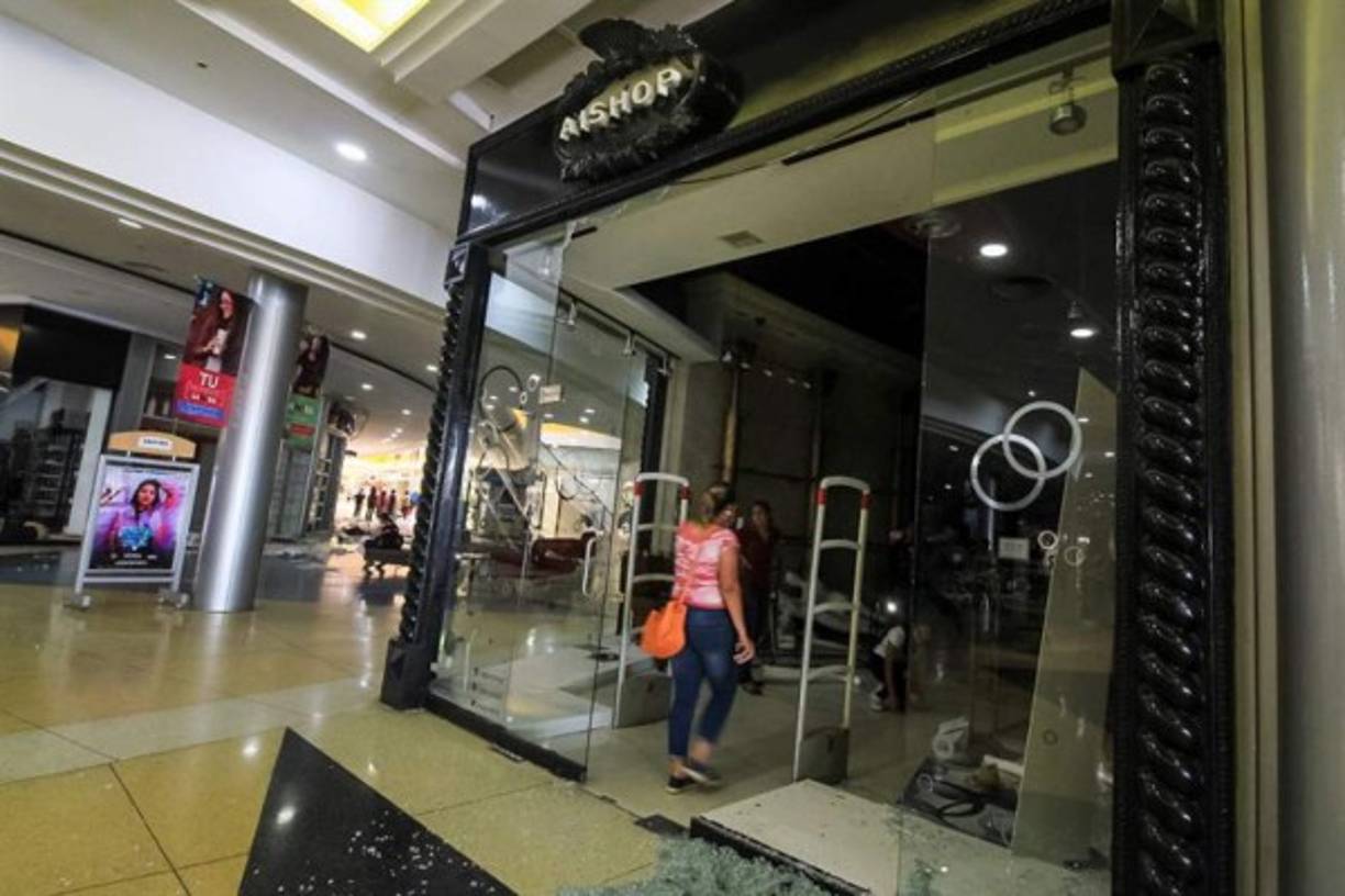 Alrededor de 570 personas han sido detenidas tras la oleada de saqueos que arrancó el lunes, en medio del fallo eléctrico que afectó a casi todo el país.