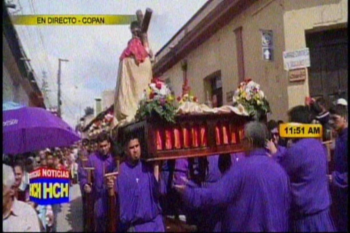 En Copán también se realizó la procesión del Viacrucis.